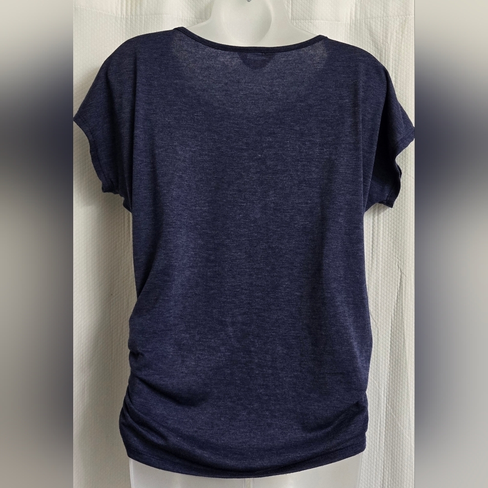 ๐ค SJS Blue Graphic Feather Short Sleeve Tee - Picture 7 of 9